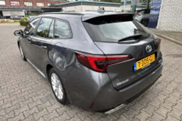 Toyota Corolla (2023) thumbnail 5