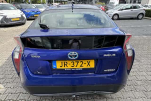 Toyota Prius (2016) thumbnail 4