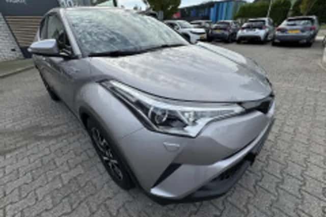 Toyota C-HR (2019) thumbnail 5