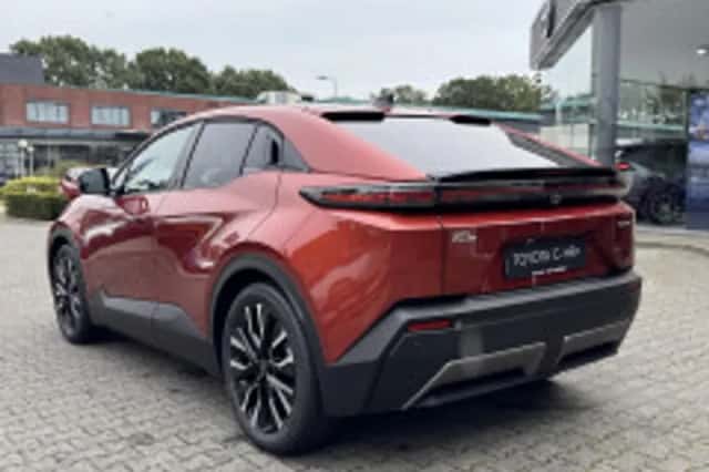 Toyota C-HR (2026) thumbnail 3