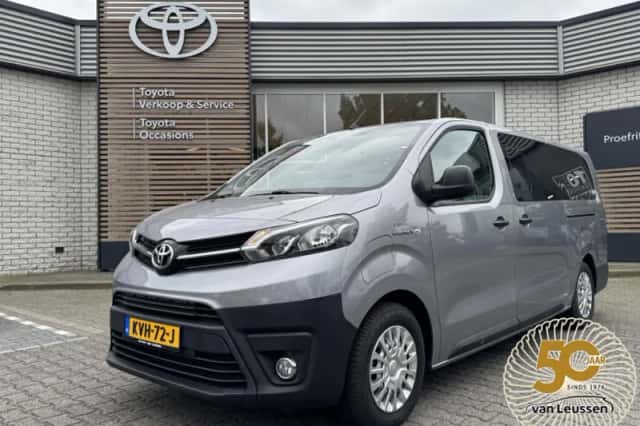 Toyota ProAce Electric Verso (2024) thumbnail 1