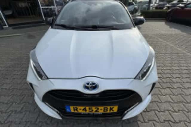 Toyota Yaris (2022) thumbnail 6