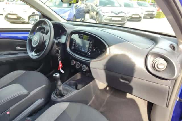 Toyota Aygo X (2023) thumbnail 2