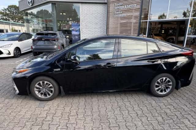 Toyota Prius (2020) thumbnail 2