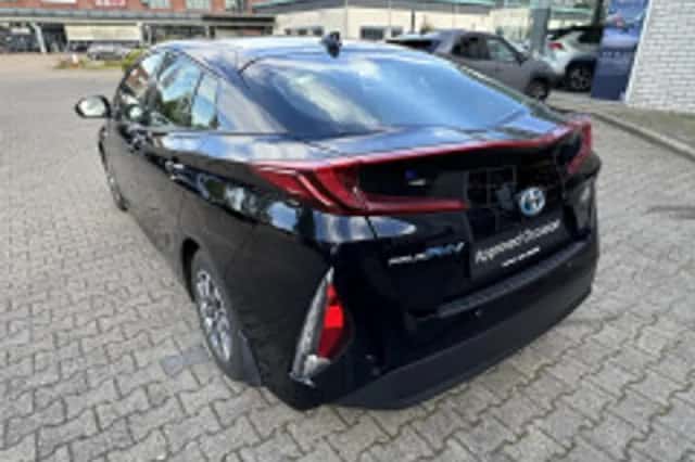Toyota Prius (2020) thumbnail 3