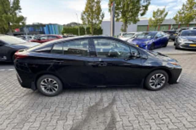 Toyota Prius (2020) thumbnail 4