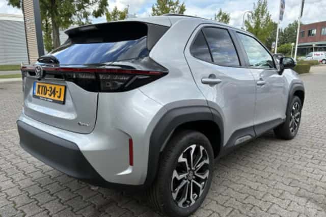 Toyota Yaris Cross (2025) thumbnail 2