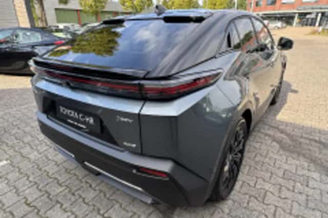Toyota C-HR (2026) thumbnail 5