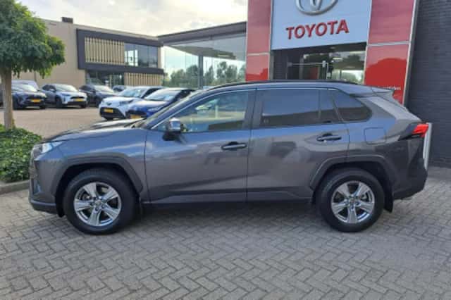 Toyota RAV4 (2024) thumbnail 2