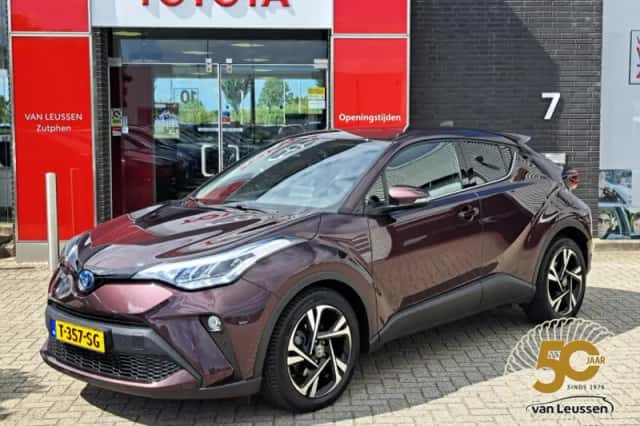 Toyota C-HR (2023) thumbnail 1