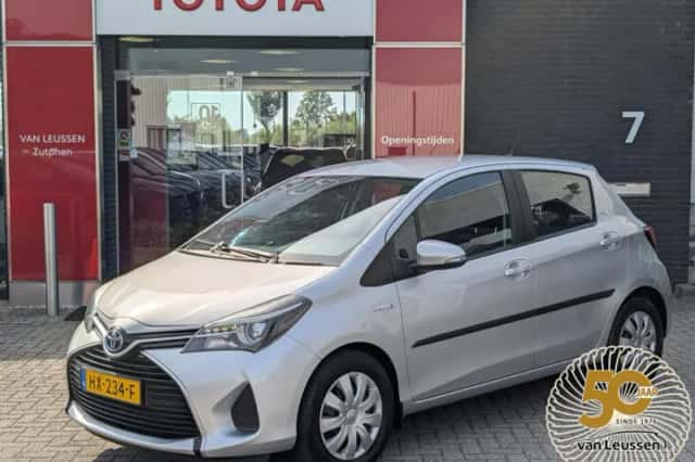 Toyota Yaris (2016) thumbnail 1