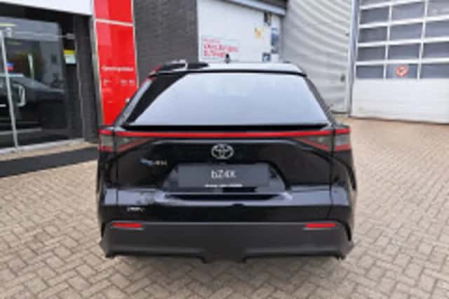 Toyota bZ4X (2026) thumbnail 6