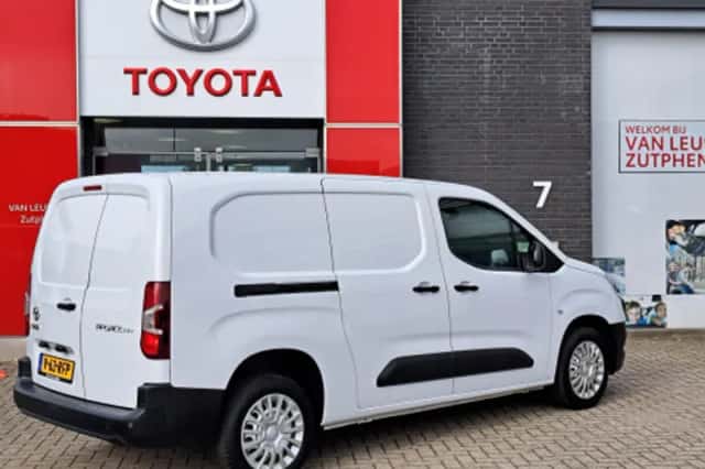 Toyota ProAce City (2024) thumbnail 2
