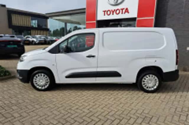 Toyota ProAce City (2024) thumbnail 3