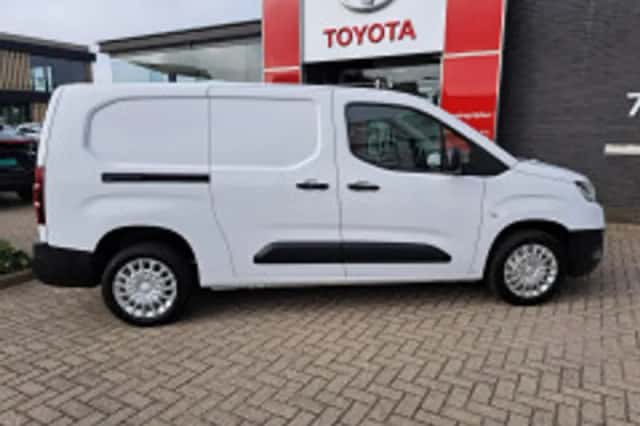 Toyota ProAce City (2024) thumbnail 4