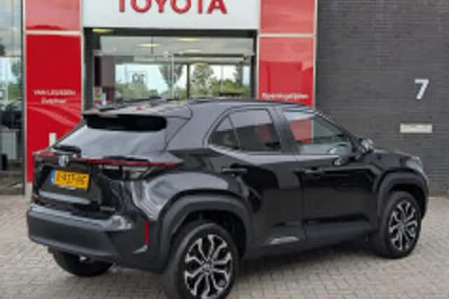 Toyota Yaris Cross (2024) thumbnail 4