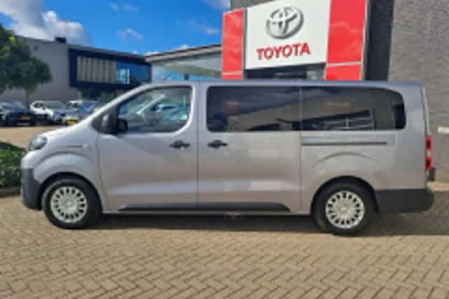 Toyota ProAce Electric Shuttle (2024) thumbnail 3