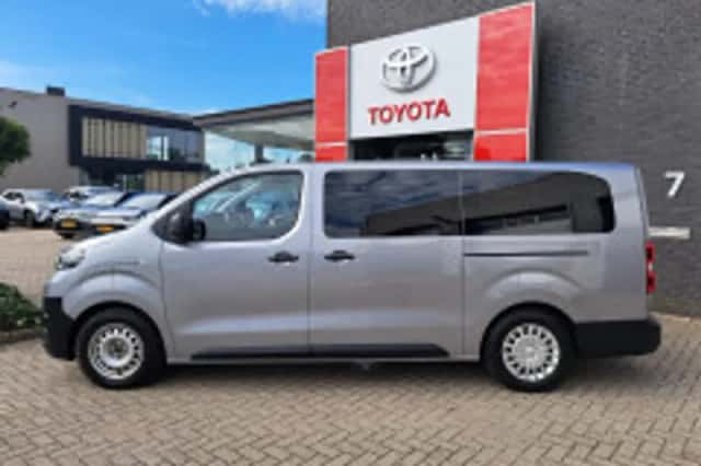 Toyota ProAce Electric Shuttle (2024) thumbnail 3