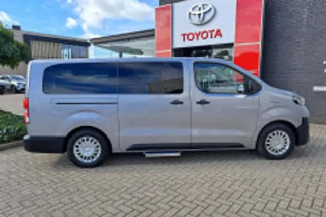 Toyota ProAce Electric Shuttle (2024) thumbnail 4