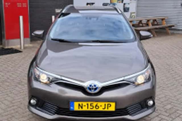 Toyota Auris (2017) thumbnail 5