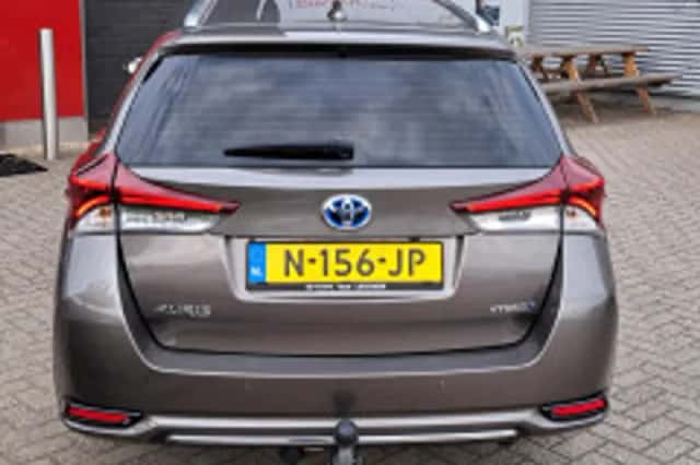 Toyota Auris (2017) thumbnail 6