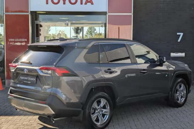 Toyota RAV4 (2024) thumbnail 2