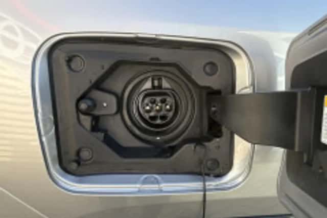Toyota RAV4 (2022) thumbnail 6