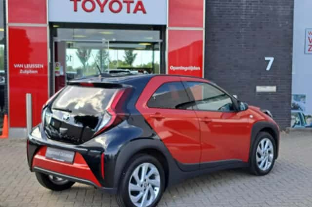 Toyota Aygo X (2022) thumbnail 2