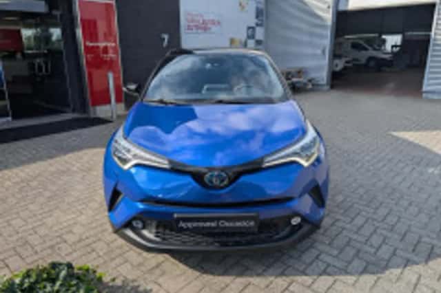 Toyota C-HR (2019) thumbnail 5
