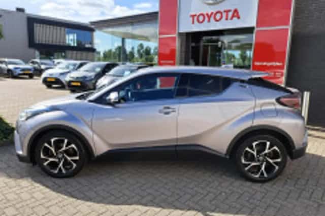 Toyota C-HR (2019) thumbnail 4
