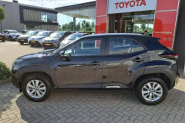 Toyota Yaris Cross (2022) thumbnail 3