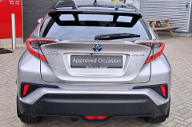 Toyota C-HR (2018) thumbnail 6