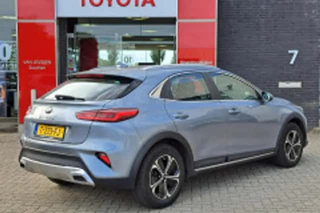 Kia XCeed (2021) thumbnail 4