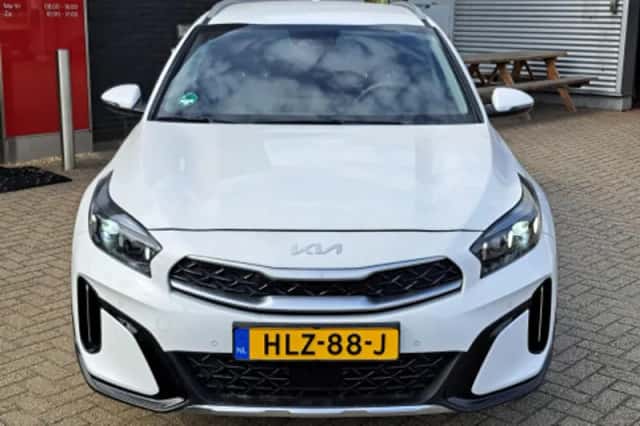 Kia XCeed (2024) thumbnail 2