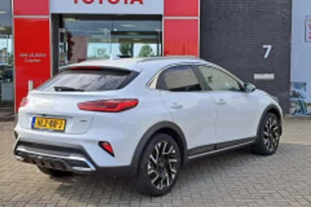 Kia XCeed (2024) thumbnail 4