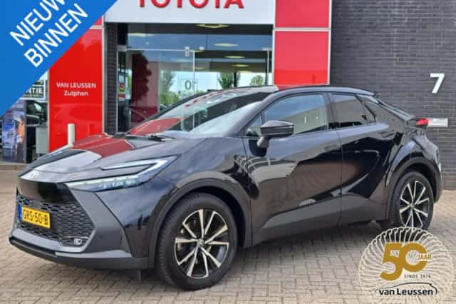 Toyota C-HR (2024) thumbnail 1