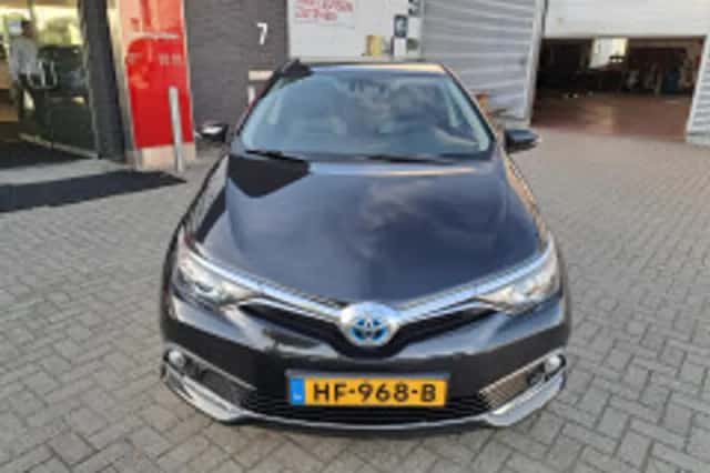 Toyota Auris (2015) thumbnail 5