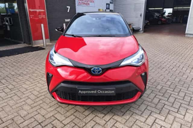 Toyota C-HR (2020) thumbnail 2