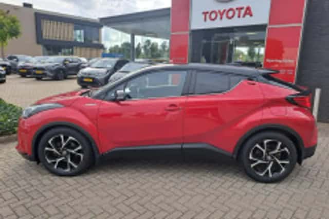 Toyota C-HR (2020) thumbnail 3
