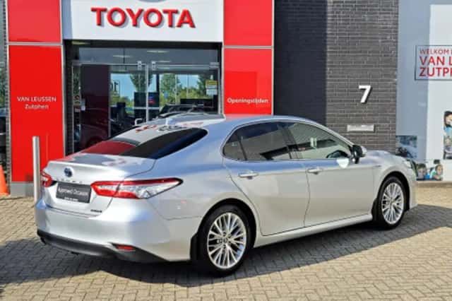 Toyota Camry (2019) thumbnail 2
