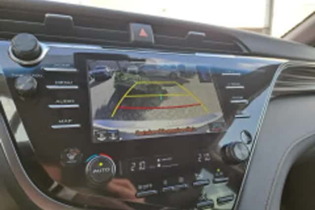 Toyota Camry (2019) thumbnail 4