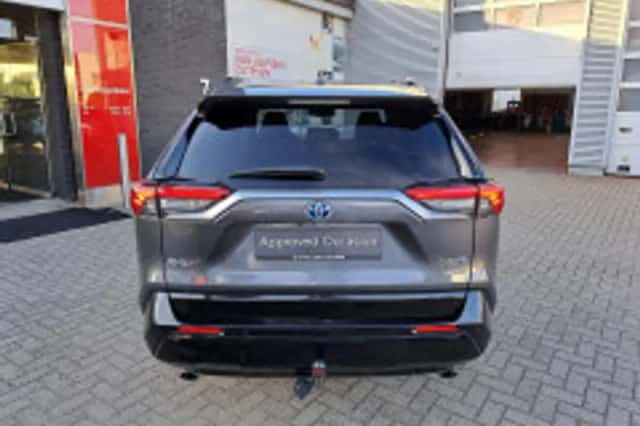 Toyota RAV4 (2023) thumbnail 6