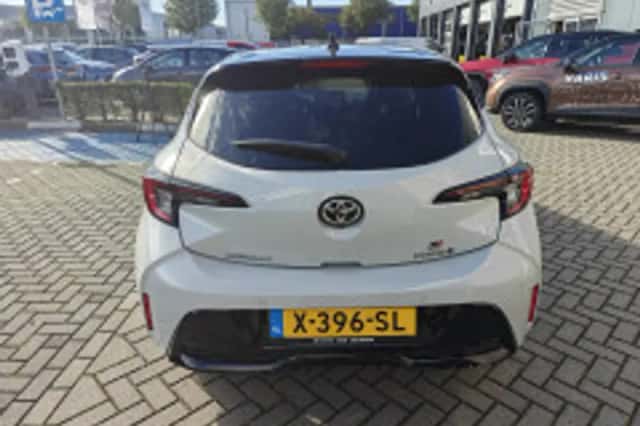 Toyota Corolla (2024) thumbnail 6