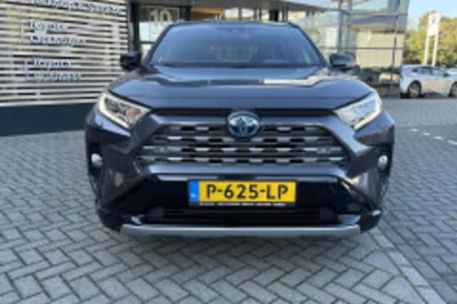Toyota RAV4 (2022) thumbnail 3