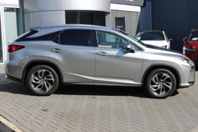 Lexus RX (2018) thumbnail 2