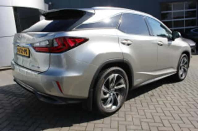 Lexus RX (2018) thumbnail 3