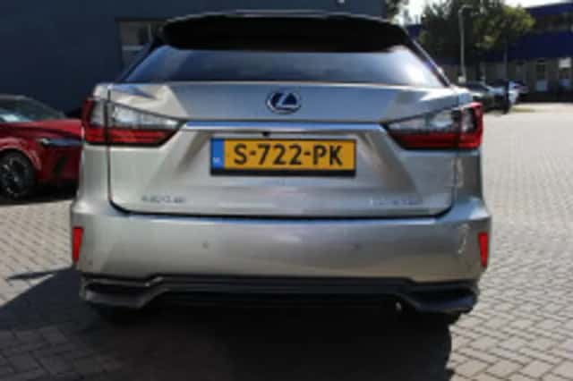 Lexus RX (2018) thumbnail 4