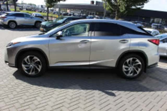 Lexus RX (2018) thumbnail 6