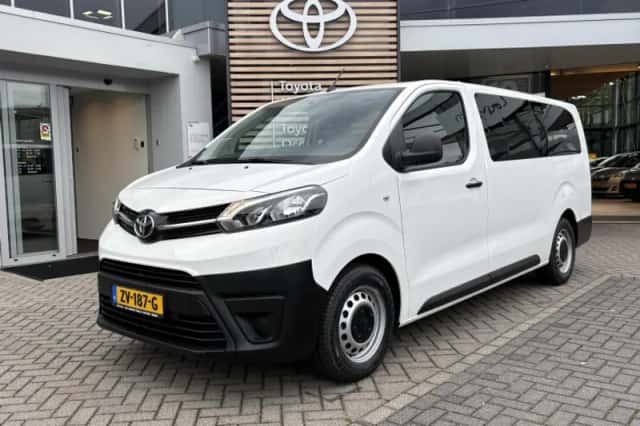 Toyota ProAce Shuttle (2019) thumbnail 1