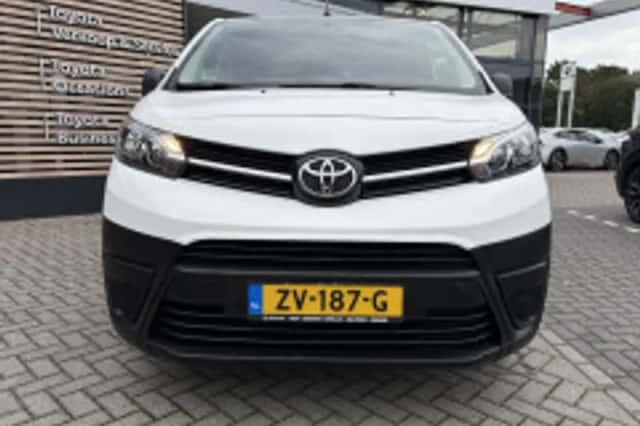 Toyota ProAce Shuttle (2019) thumbnail 3